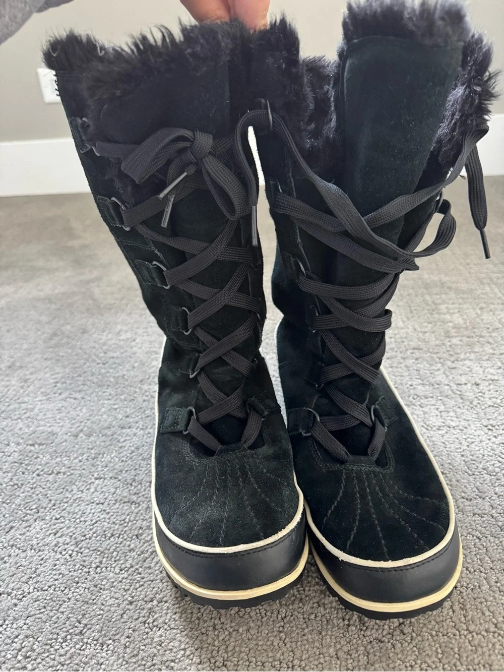 Sorel Black Lace-Up Insulated Winter Boots with Faux Fur Cuff